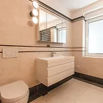 Vipavska House * Laibach