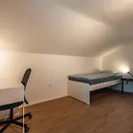 Vipavska House Hostel *