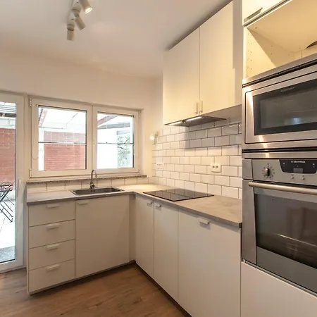 Hostel Vipavska House *