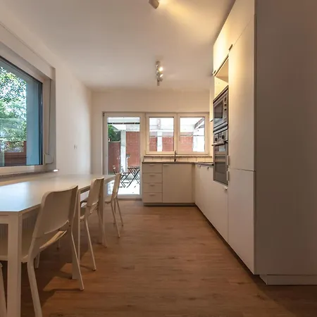 Vipavska House * Lublana