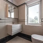 Vipavska House Hostal *