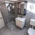 Vipavska House * Ljubljana