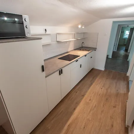 Vipavska House Hostel *