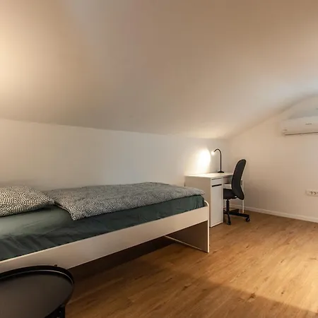 Hostel Vipavska House *