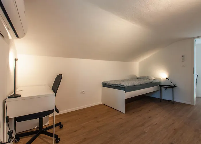 Vipavska House Hostel *