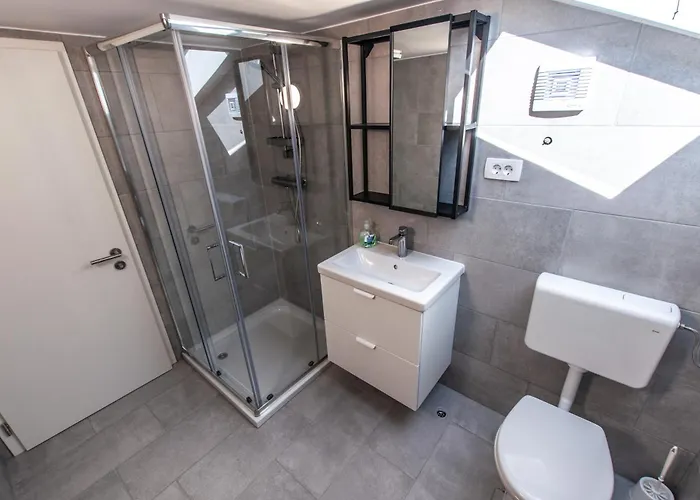 Vipavska House * Ljubljana